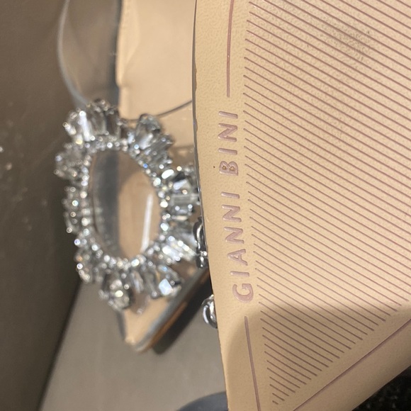New Gianni Bini Clear Heel - Picture 3 of 3